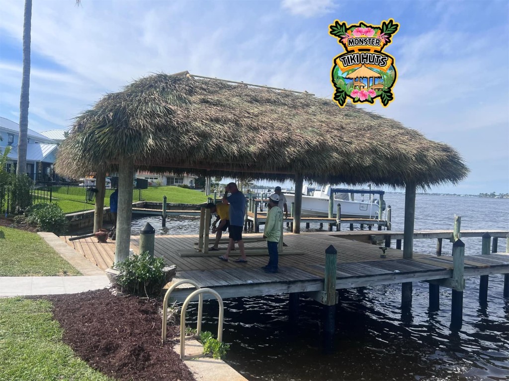 Custom Pool Tiki Bar