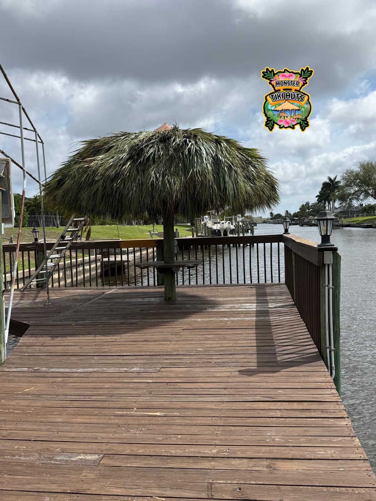 Single post tiki hut umbrella — Florida installation 9